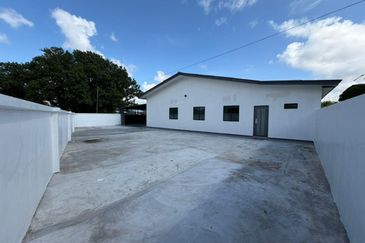 Corner Lot @ Jalan Bunga Kekwa, Taman Masai