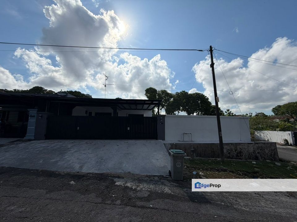 Corner Lot @ Jalan Bunga Kekwa, Taman Masai, Johor, Masai