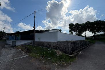 Corner Lot @ Jalan Bunga Kekwa, Taman Masai