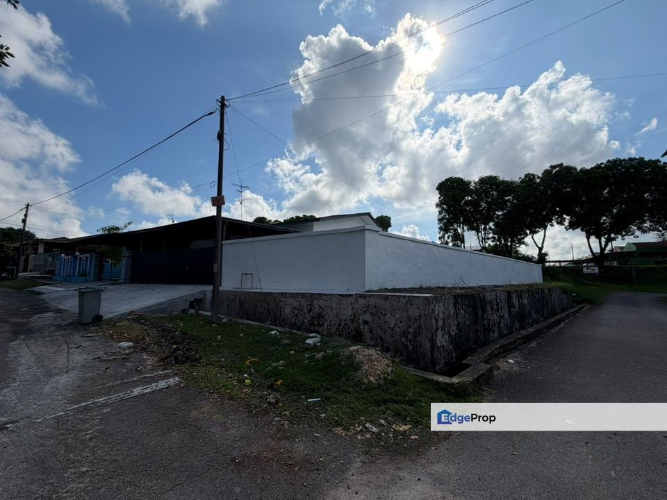 Corner Lot @ Jalan Bunga Kekwa, Taman Masai, Johor, Masai