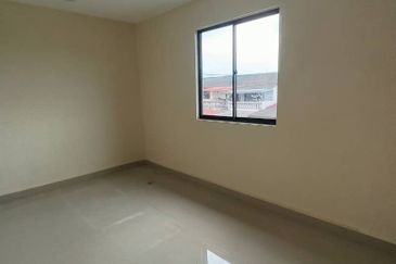 Jalan Lanjut, Taman Desa Cemerlang, Ulu Tiram