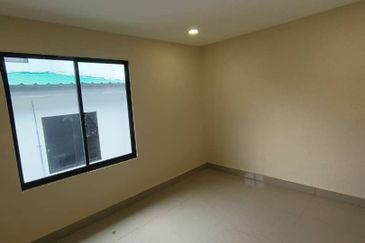 Jalan Lanjut, Taman Desa Cemerlang, Ulu Tiram