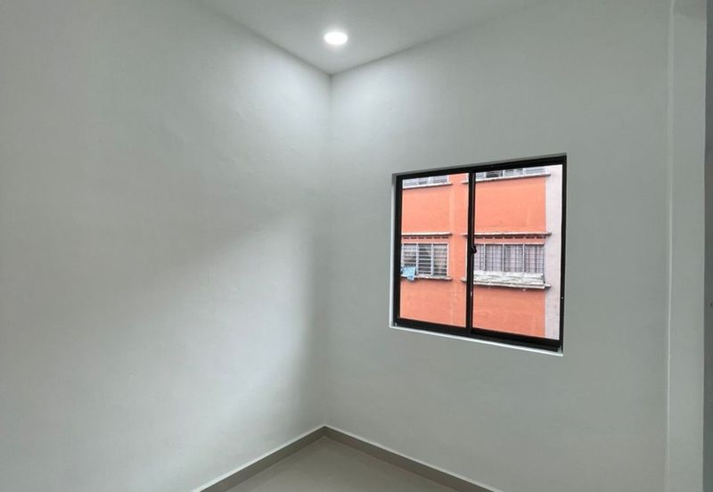 Taman Pulai Utama Flat