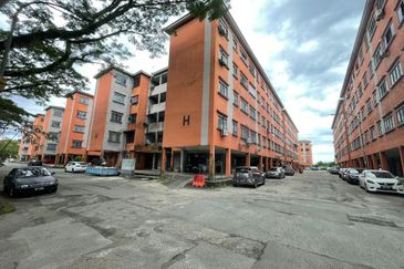 Taman Pulai Utama Flat
