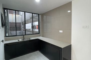 Taman Pulai Utama Flat