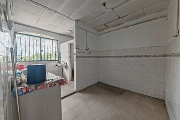 Corner Lot, Level 5 @ Flat Taman Cempaka, Tampoi 