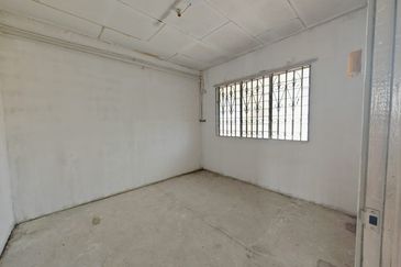 Corner Lot, Level 5 @ Flat Taman Cempaka, Tampoi 