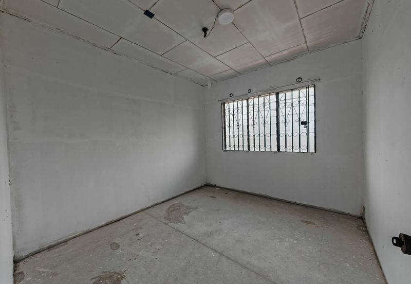 Corner Lot, Level 5 @ Flat Taman Cempaka, Tampoi 