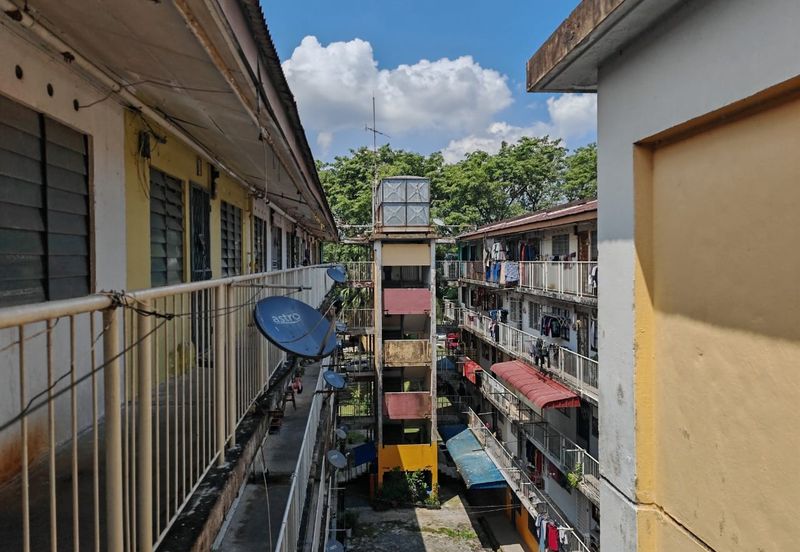 Corner Lot, Level 5 @ Flat Taman Cempaka, Tampoi 