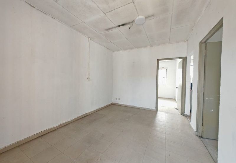 Corner Lot, Level 5 @ Flat Taman Cempaka, Tampoi 