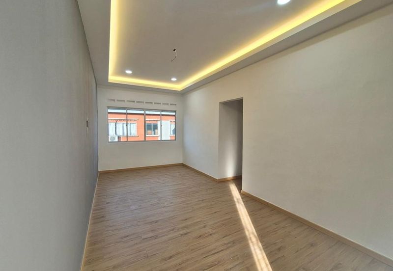 Taman Pulai Utama Flat