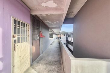 Taman Pulai Utama Flat