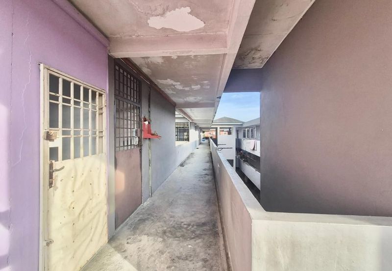 Taman Pulai Utama Flat