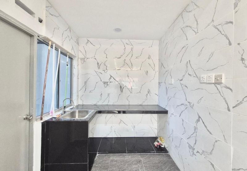 Taman Pulai Utama Flat