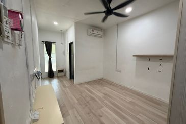 Unblock View @ Jalan Riang, Taman Nusa Damai, Pasir Gudang