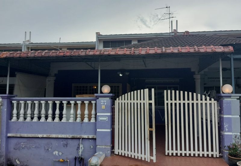 Jalan Santalia , Taman Flora Heights, Pasir Gudang