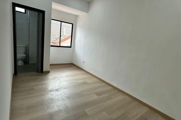 Jalan Banang, Taman Bukit Tiram