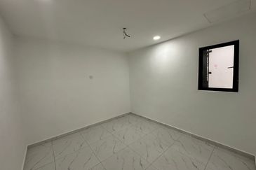 Jalan Banang, Taman Bukit Tiram