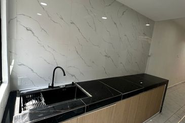 Jalan Banang, Taman Bukit Tiram