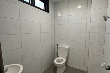 Jalan Banang, Taman Bukit Tiram