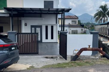 Corner Lot @ Taman Bertuah Satu, Kluang