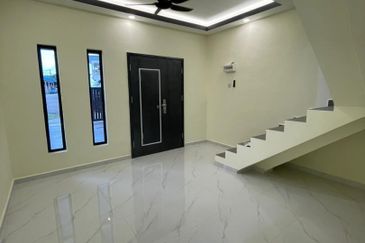 Corner Lot @ Taman Bertuah Satu, Kluang