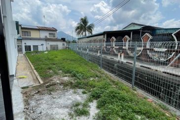 Corner Lot @ Taman Bertuah Satu, Kluang