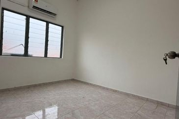 Taman Pulai Utama Flat