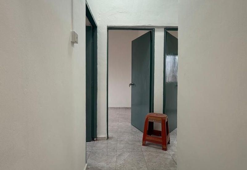 Taman Pulai Utama Flat