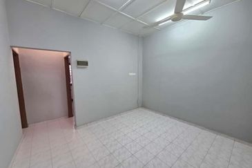 Fully Renovated @ Jalan Sri Putri, Taman Putri Kulai