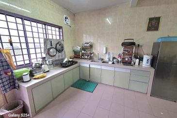 Fully Renovated @ Jalan Sri Putri, Taman Putri Kulai