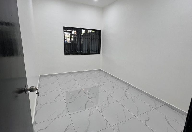 Unblock View @ Jalan Ronggeng, Taman Nesa Skudai 