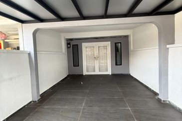 Fully Renovated @ Jalan Teratai 79, Taman Johor Jaya
