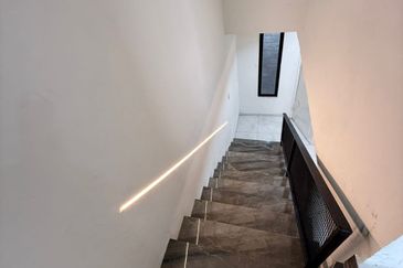 Fully Renovated @ Jalan Teratai 79, Taman Johor Jaya