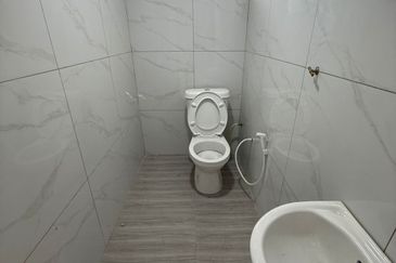 Fully Renovated @ Jalan Teratai 79, Taman Johor Jaya