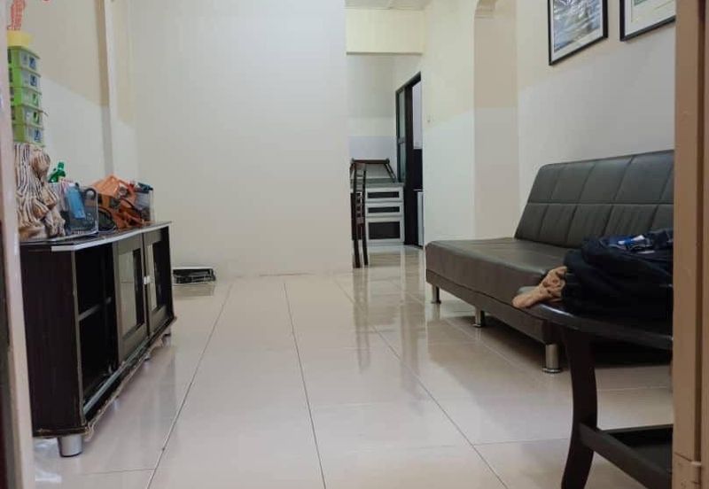 Flat Taman Plentong Utama