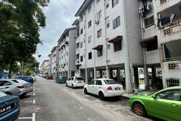 Taman Pulai Utama Flat