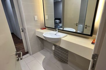 Somerset Puteri Harbour