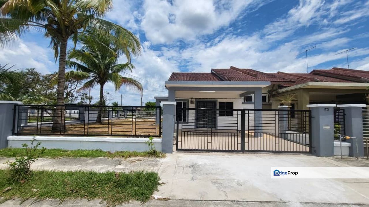 Corner Lot @ Jalan Seri Impian, Bandar Seri Impian, Kluang, Johor, Kluang