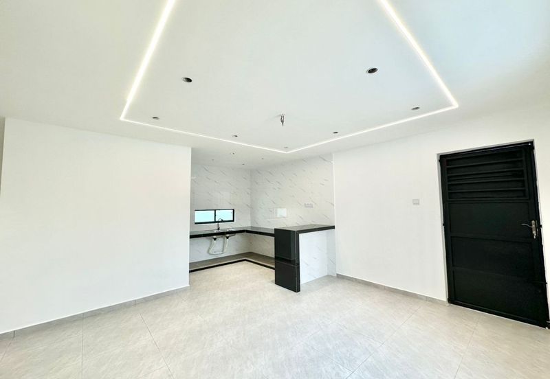 Corner Lot @ Jalan bayan 18, Taman Megah Ria, Masai