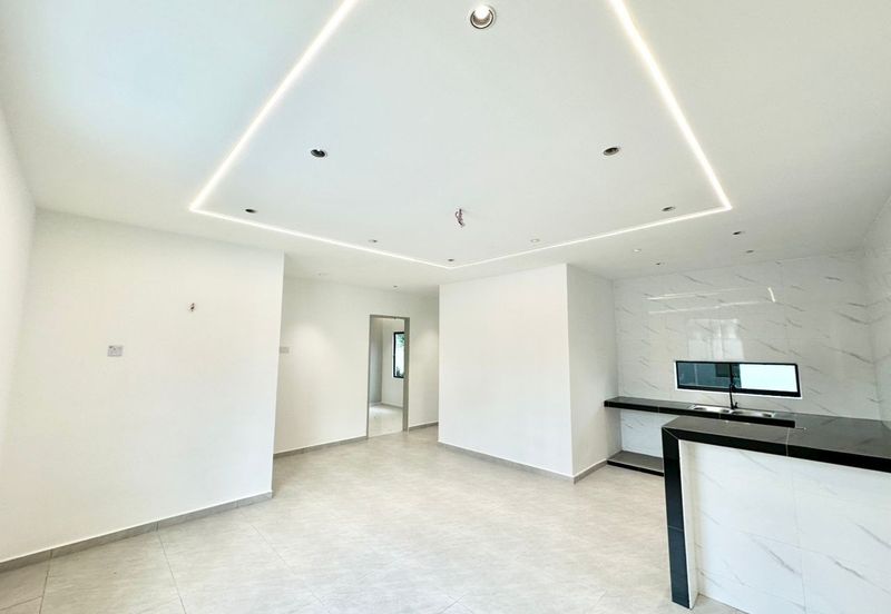 Corner Lot @ Jalan bayan 18, Taman Megah Ria, Masai