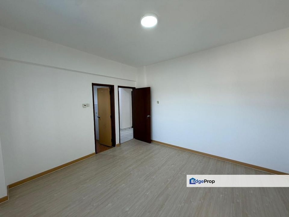 Dwi Mahkota Condominium, Tampoi, Johor, Johor Bahru