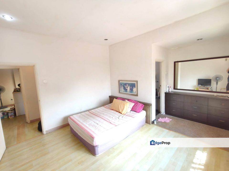 Corner Unit @ Villa Bestari Apartment, Tmn Nusa Bestari 2, Skudai, Johor, Skudai