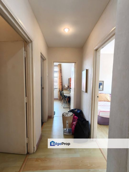 Corner Unit @ Villa Bestari Apartment, Tmn Nusa Bestari 2, Skudai, Johor, Skudai