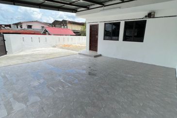 Corner Lot @ Jalan Meranti 1,Taman Kemang, Kota Tinggi, Johor