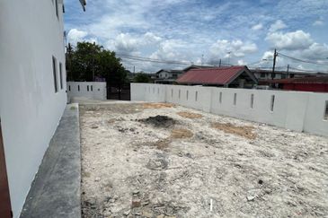 Corner Lot @ Jalan Meranti 1,Taman Kemang, Kota Tinggi, Johor