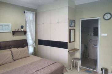 Golden Sands Seaview Residence