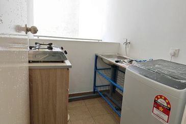 D'Summit Residences @ Kempas Utama