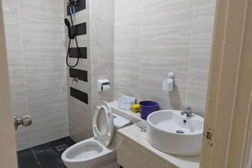 D'Summit Residences @ Kempas Utama