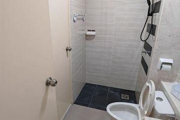 D'Summit Residences @ Kempas Utama